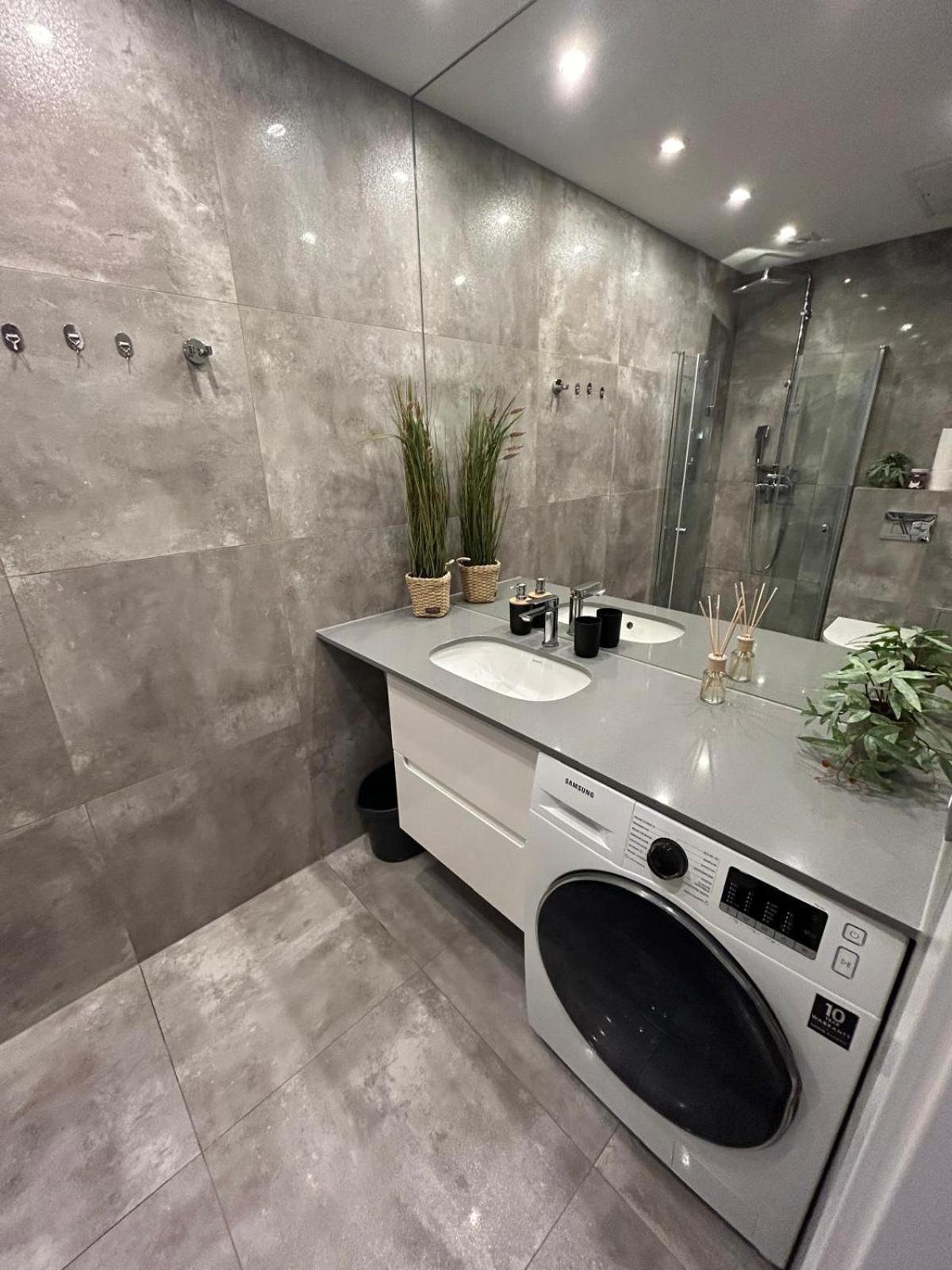 Apartment Targowa L1 *